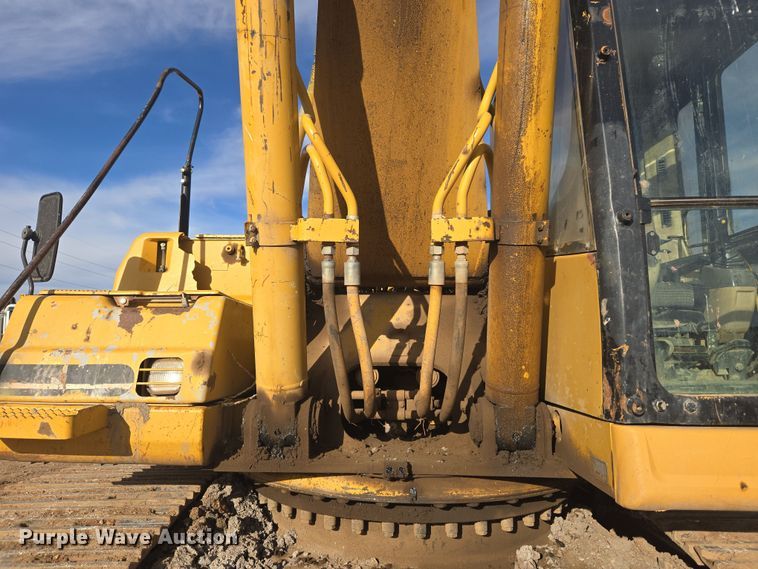 image for item ER5181 1999 Caterpillar 330B L excavator