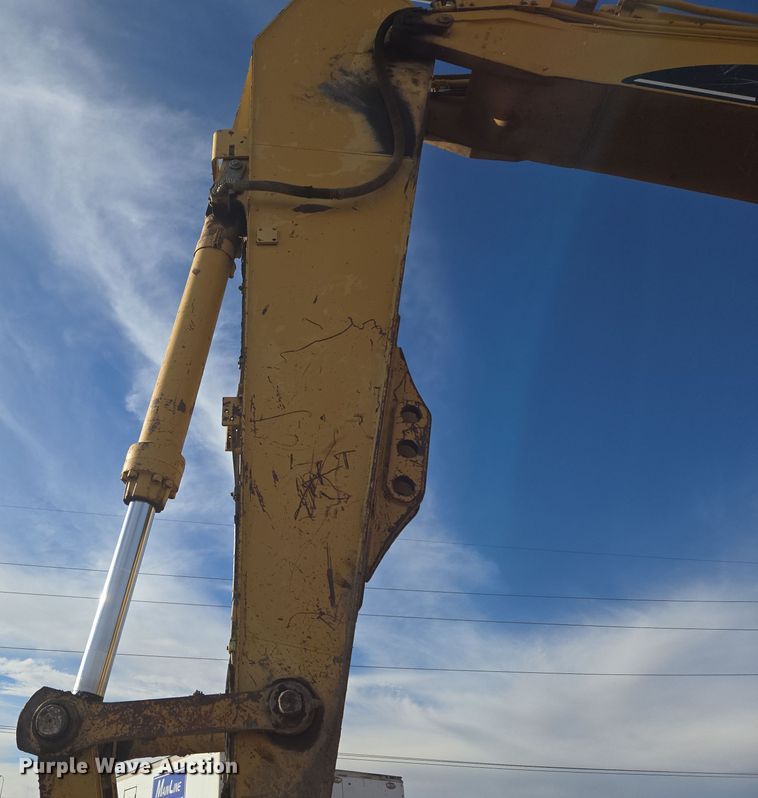 image for item ER5181 1999 Caterpillar 330B L excavator