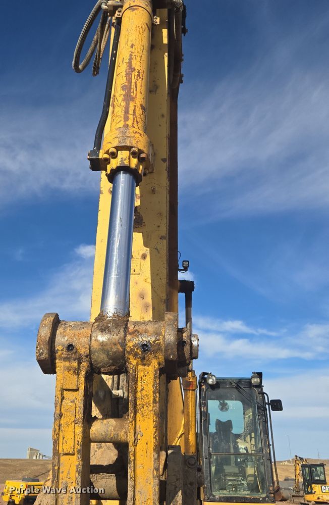 image for item ER5181 1999 Caterpillar 330B L excavator