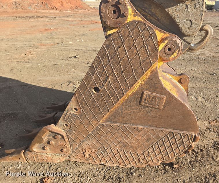 image for item ER5181 1999 Caterpillar 330B L excavator