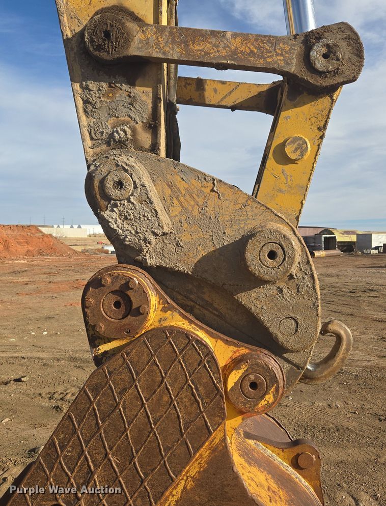 image for item ER5181 1999 Caterpillar 330B L excavator