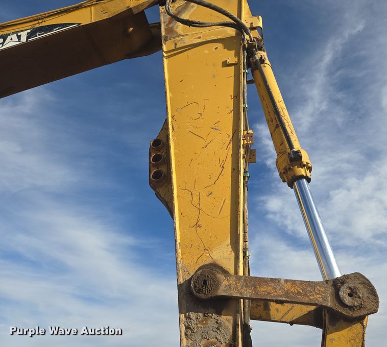 image for item ER5181 1999 Caterpillar 330B L excavator