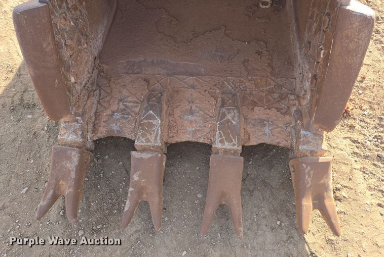 image for item ER5181 1999 Caterpillar 330B L excavator