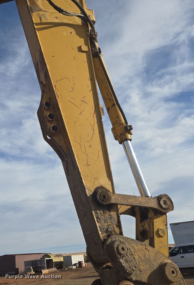 image for item ER5181 1999 Caterpillar 330B L excavator