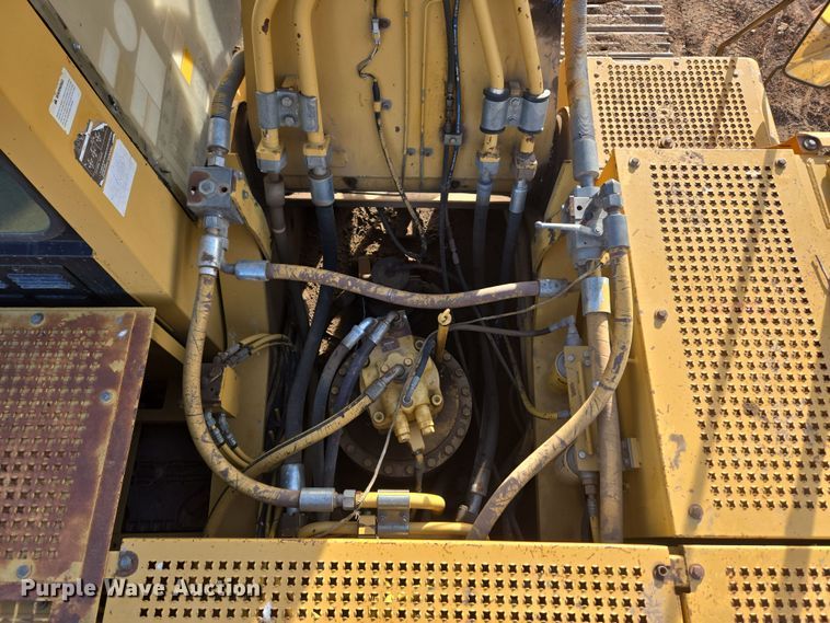 image for item ER5181 1999 Caterpillar 330B L excavator