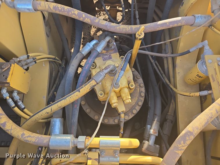 image for item ER5181 1999 Caterpillar 330B L excavator