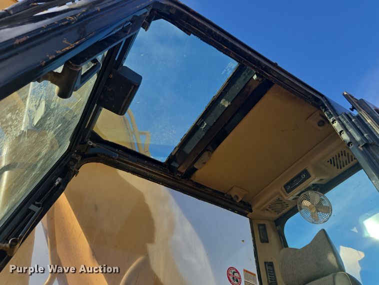 image for item ER5181 1999 Caterpillar 330B L excavator