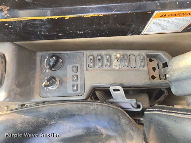 image for item ER5181 1999 Caterpillar 330B L excavator