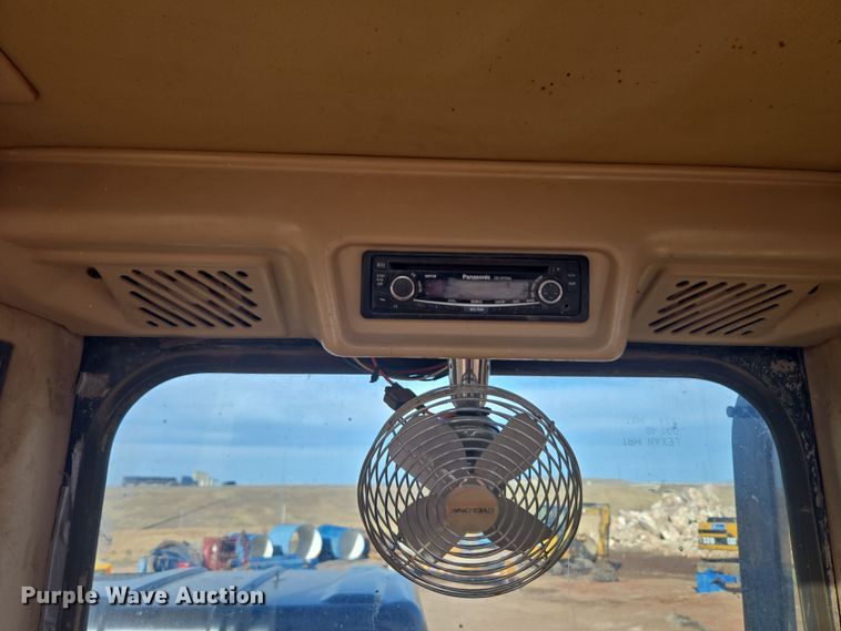 image for item ER5181 1999 Caterpillar 330B L excavator