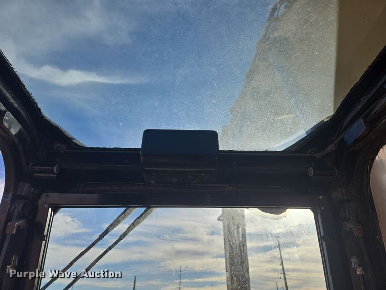 image for item ER5181 1999 Caterpillar 330B L excavator