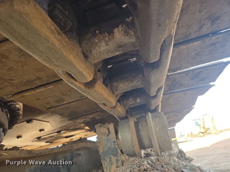 image for item ER5181 1999 Caterpillar 330B L excavator