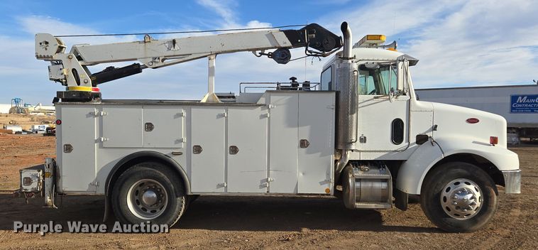 image for item ER5182 2004 Peterbilt 330 utility / service truck