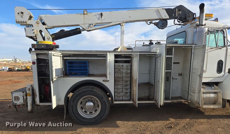 image for item ER5182 2004 Peterbilt 330 utility / service truck