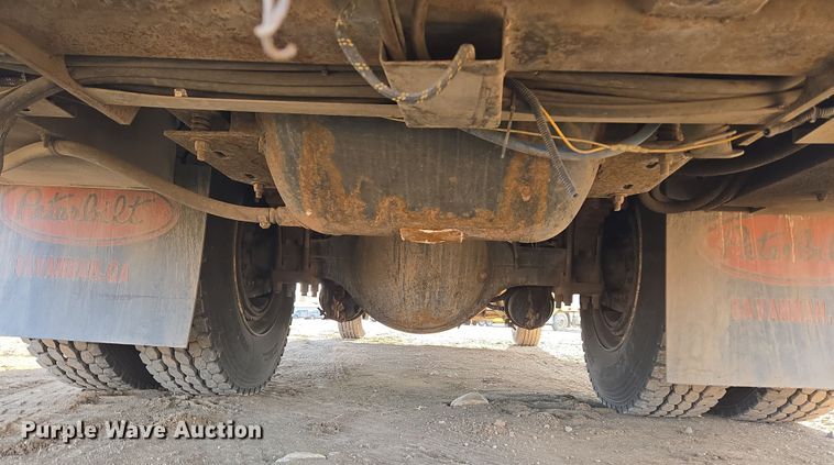 image for item ER5182 2004 Peterbilt 330 utility / service truck