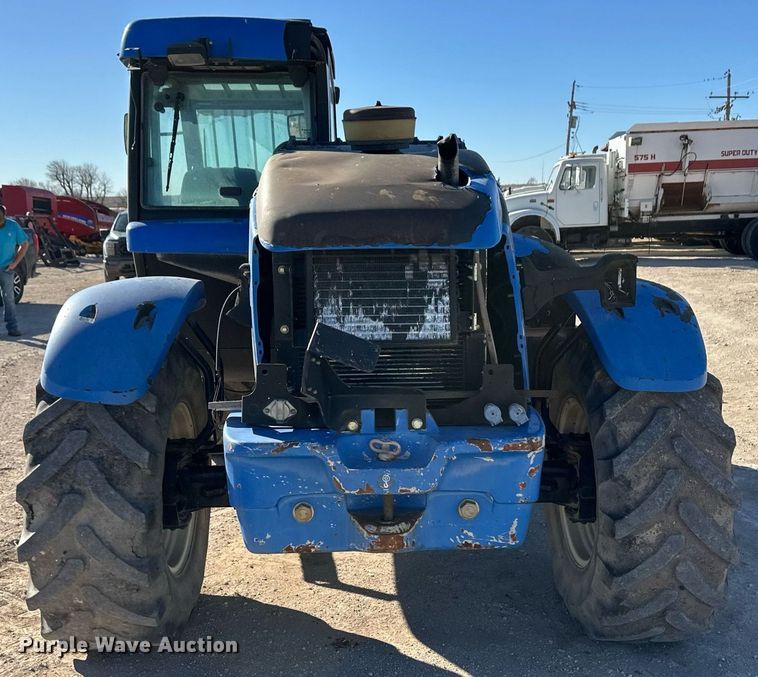 image for item ER8748 New Holland LM415A Power Shuttle 95 telehandler