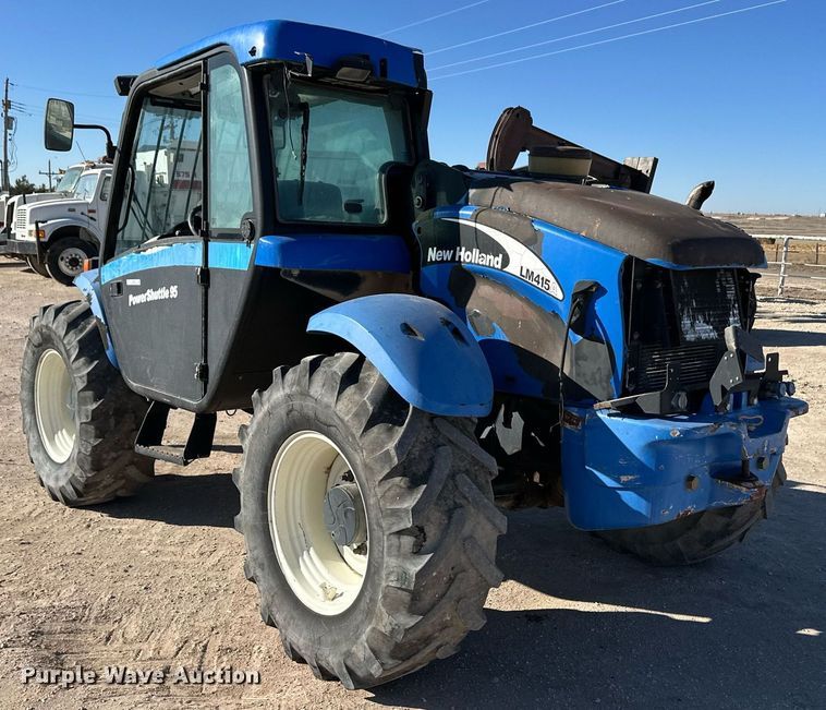 image for item ER8748 New Holland LM415A Power Shuttle 95 telehandler