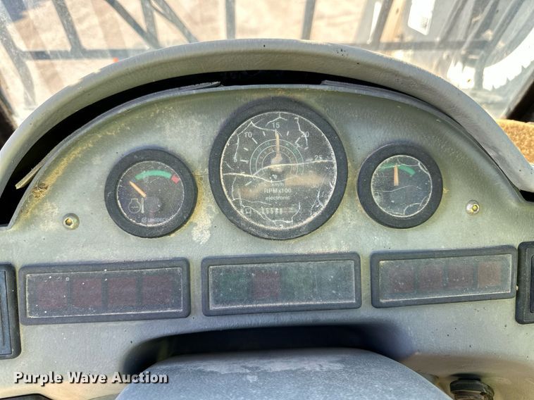 image for item ER8748 New Holland LM415A Power Shuttle 95 telehandler