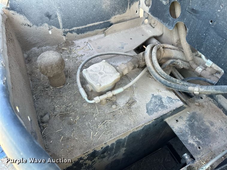 image for item ER8748 New Holland LM415A Power Shuttle 95 telehandler