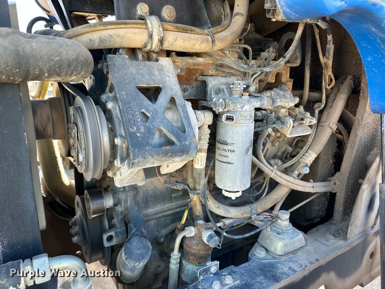 image for item ER8748 New Holland LM415A Power Shuttle 95 telehandler