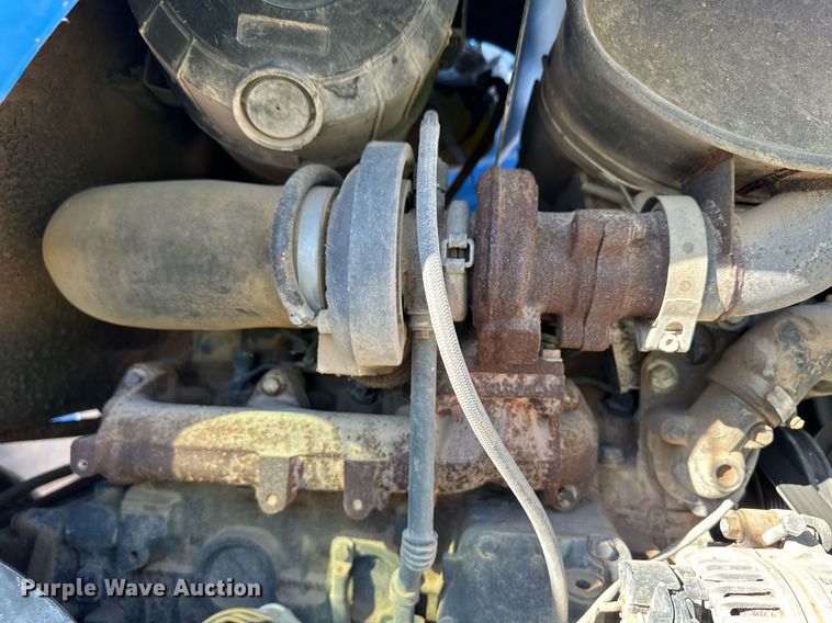 image for item ER8748 New Holland LM415A Power Shuttle 95 telehandler