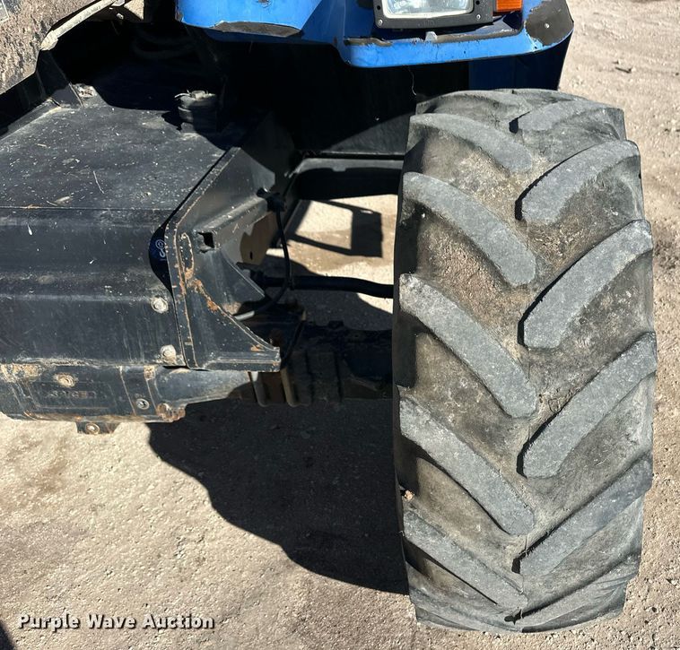 image for item ER8748 New Holland LM415A Power Shuttle 95 telehandler