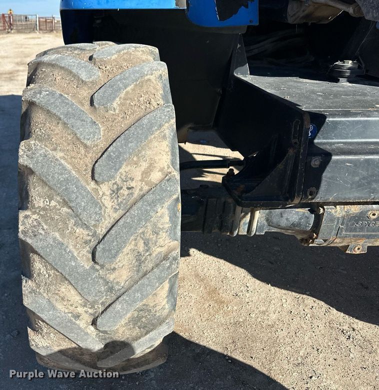 image for item ER8748 New Holland LM415A Power Shuttle 95 telehandler