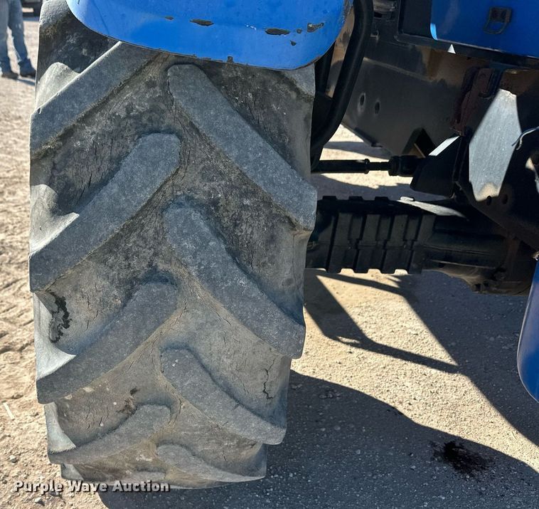 image for item ER8748 New Holland LM415A Power Shuttle 95 telehandler