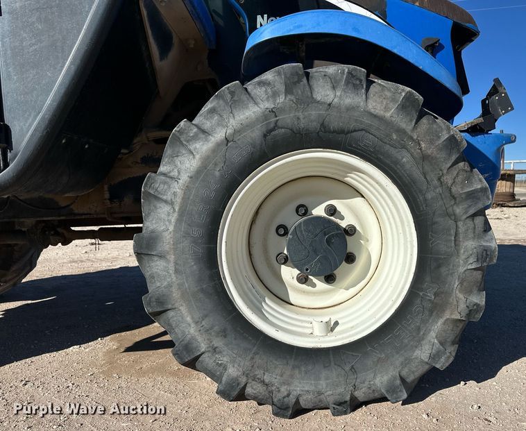 image for item ER8748 New Holland LM415A Power Shuttle 95 telehandler