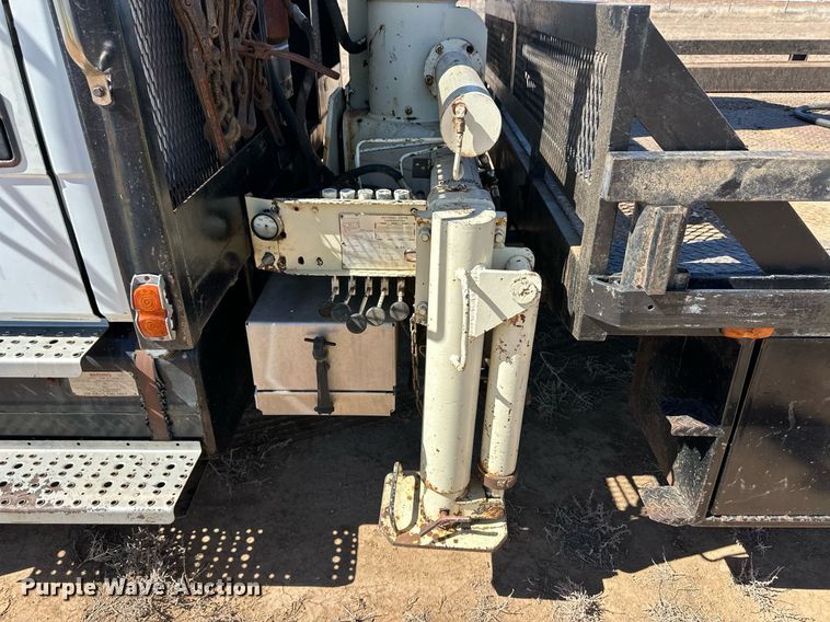 image for item ER8768 1995 Freightliner FL70 crane truck