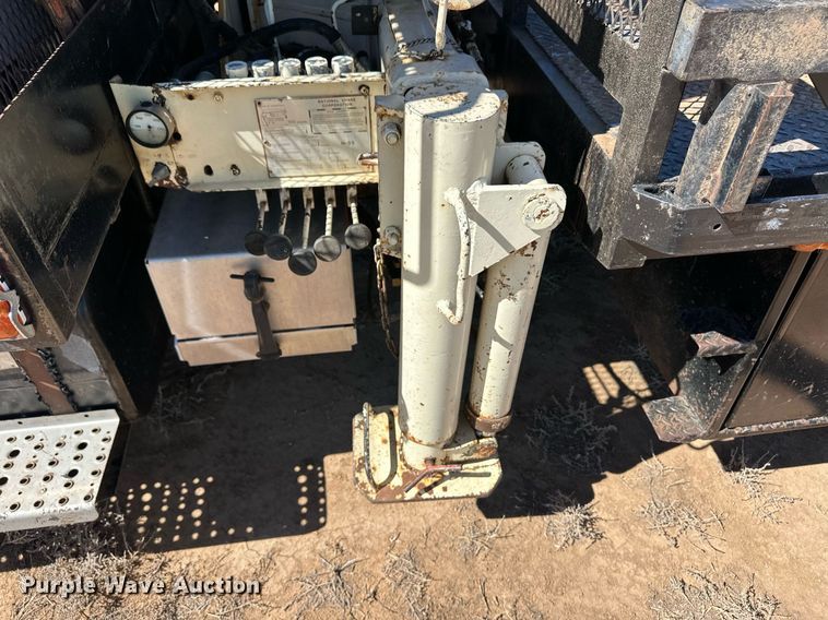 image for item ER8768 1995 Freightliner FL70 crane truck