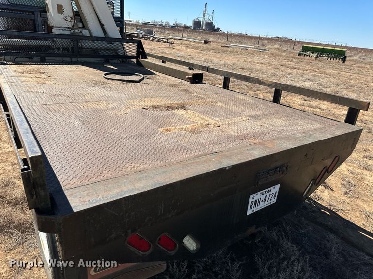 image for item ER8768 1995 Freightliner FL70 crane truck