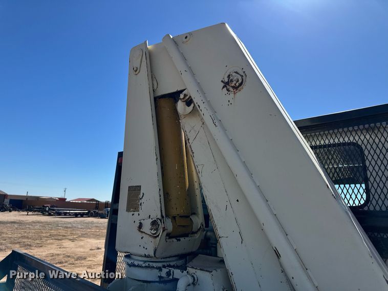 image for item ER8768 1995 Freightliner FL70 crane truck