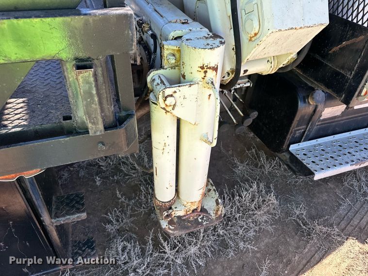 image for item ER8768 1995 Freightliner FL70 crane truck