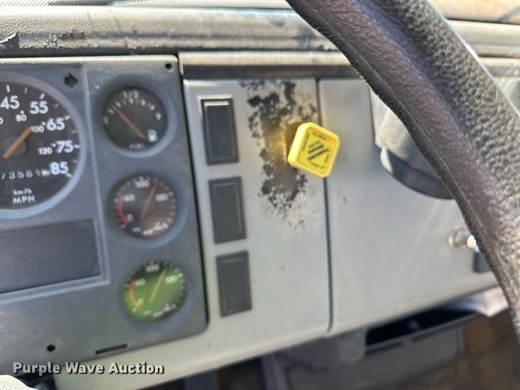 image for item ER8768 1995 Freightliner FL70 crane truck