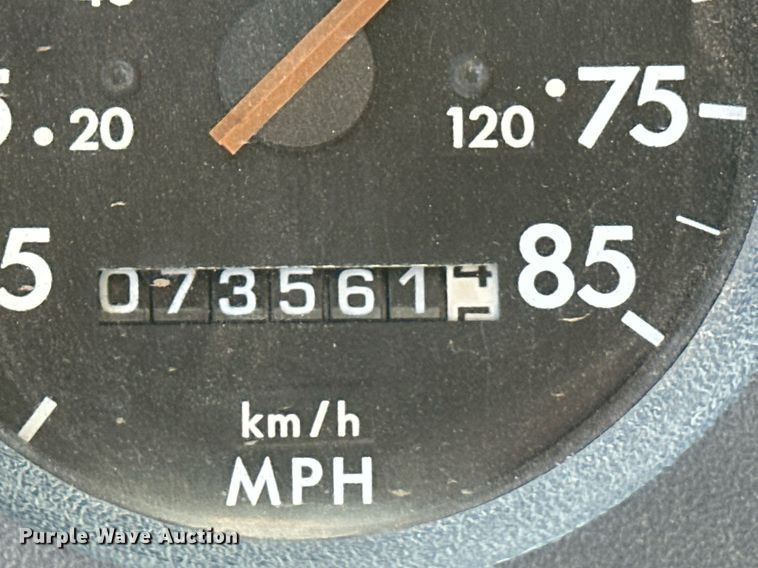 image for item ER8768 1995 Freightliner FL70 crane truck