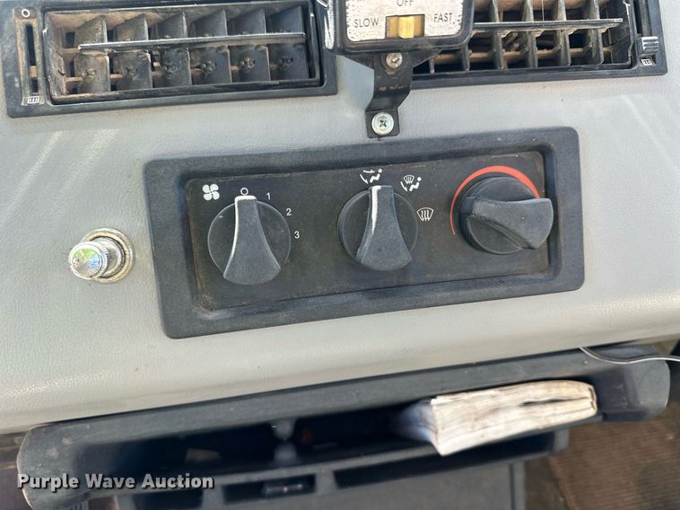 image for item ER8768 1995 Freightliner FL70 crane truck