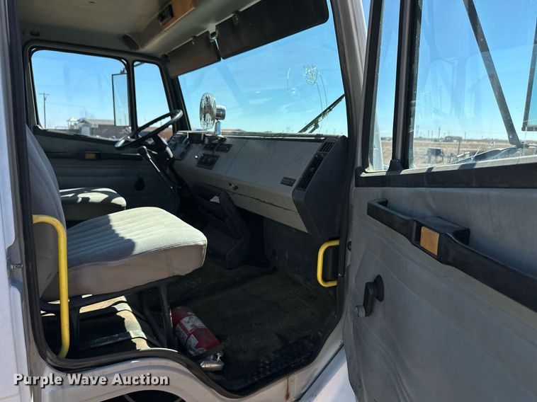 image for item ER8768 1995 Freightliner FL70 crane truck