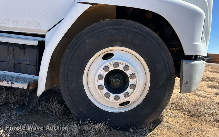 image for item ER8768 1995 Freightliner FL70 crane truck