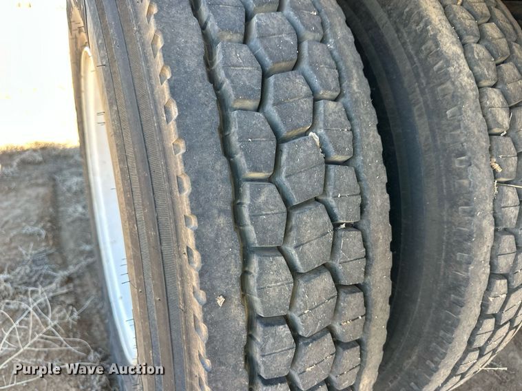 image for item ER8768 1995 Freightliner FL70 crane truck