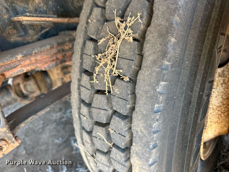 image for item ER8768 1995 Freightliner FL70 crane truck