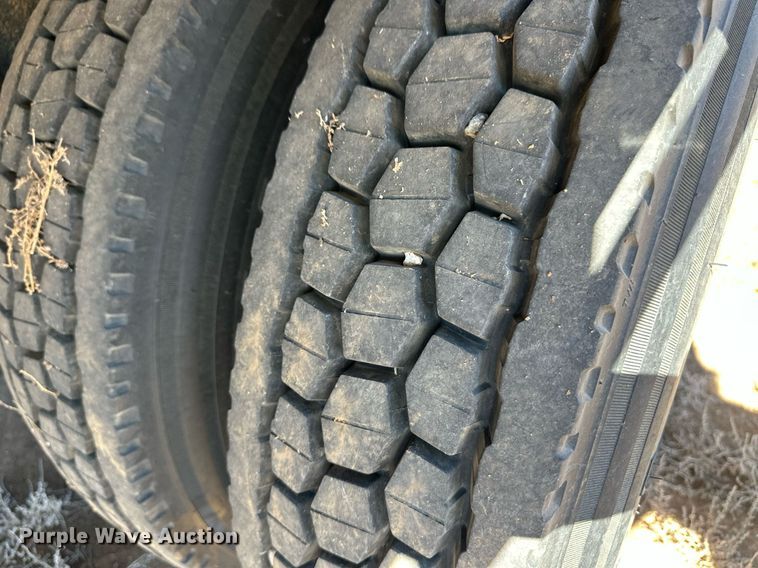 image for item ER8768 1995 Freightliner FL70 crane truck