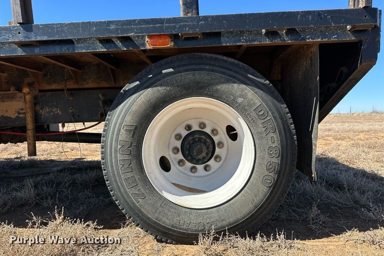 image for item ER8768 1995 Freightliner FL70 crane truck