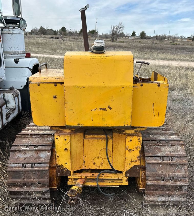 image for item ER8780 John Deere 450 dozer