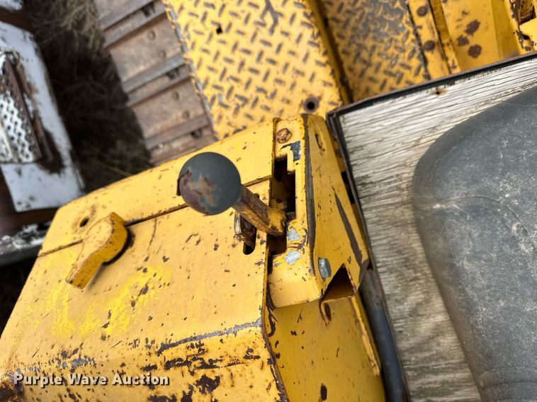 image for item ER8780 John Deere 450 dozer