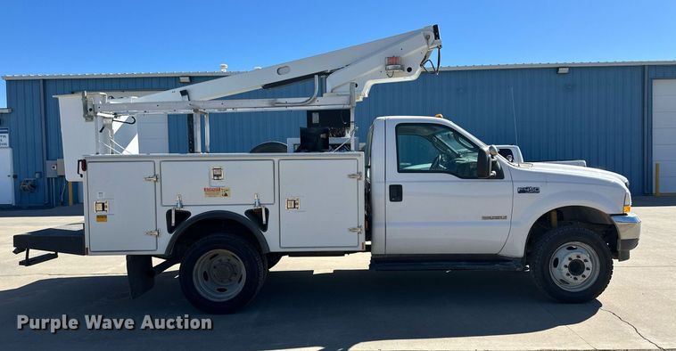 image for item ER8792 2004 Ford F450 Super Duty bucket truck