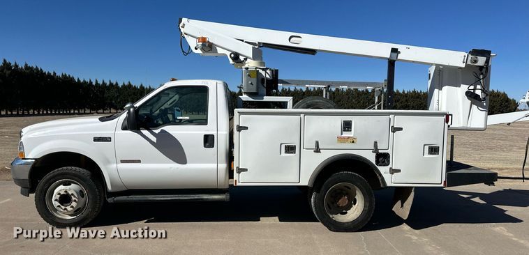 image for item ER8792 2004 Ford F450 Super Duty bucket truck
