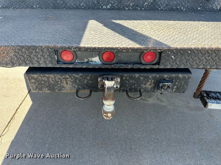 image for item ER8792 2004 Ford F450 Super Duty bucket truck