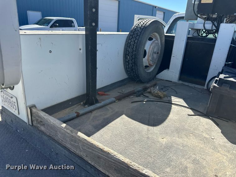 image for item ER8792 2004 Ford F450 Super Duty bucket truck