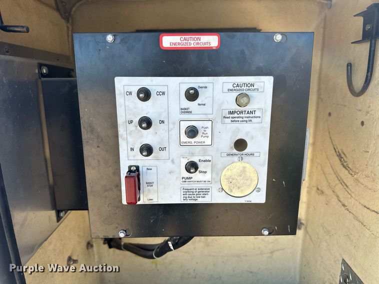 image for item ER8792 2004 Ford F450 Super Duty bucket truck