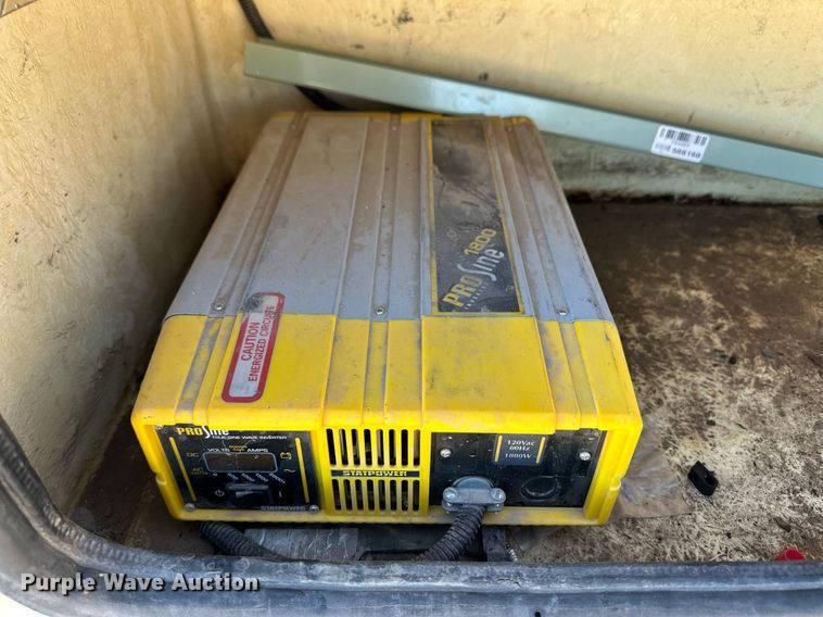 image for item ER8792 2004 Ford F450 Super Duty bucket truck